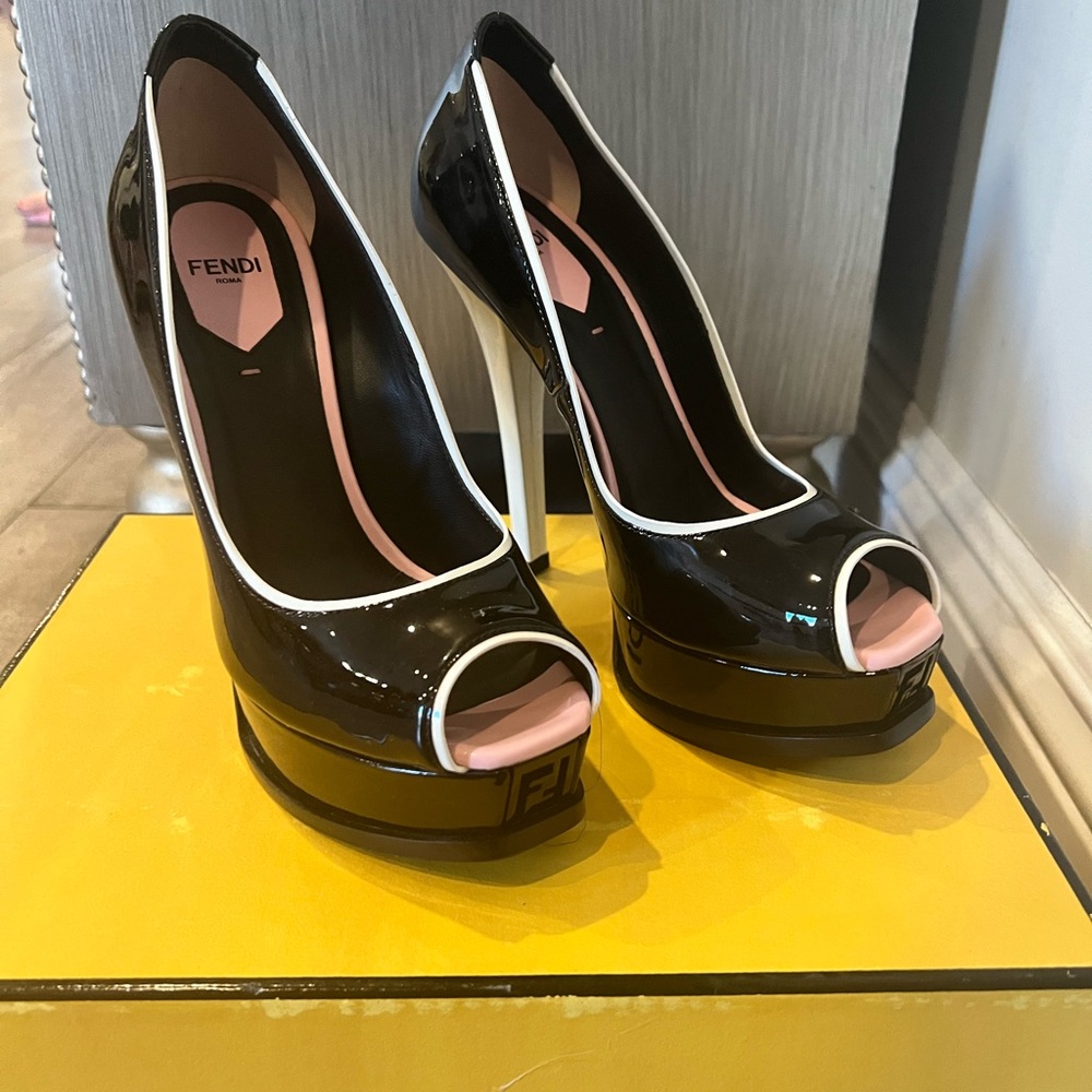 Fendi Platform Heels Black Size 37.5
